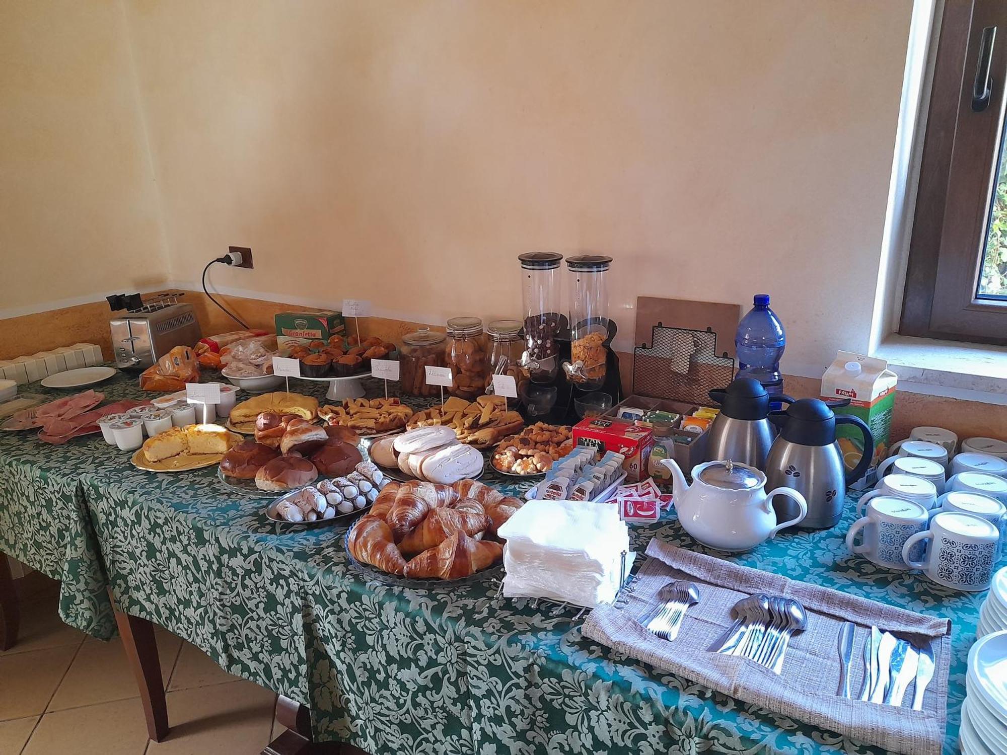 Agriturismo La Stragola Никосия Экстерьер фото