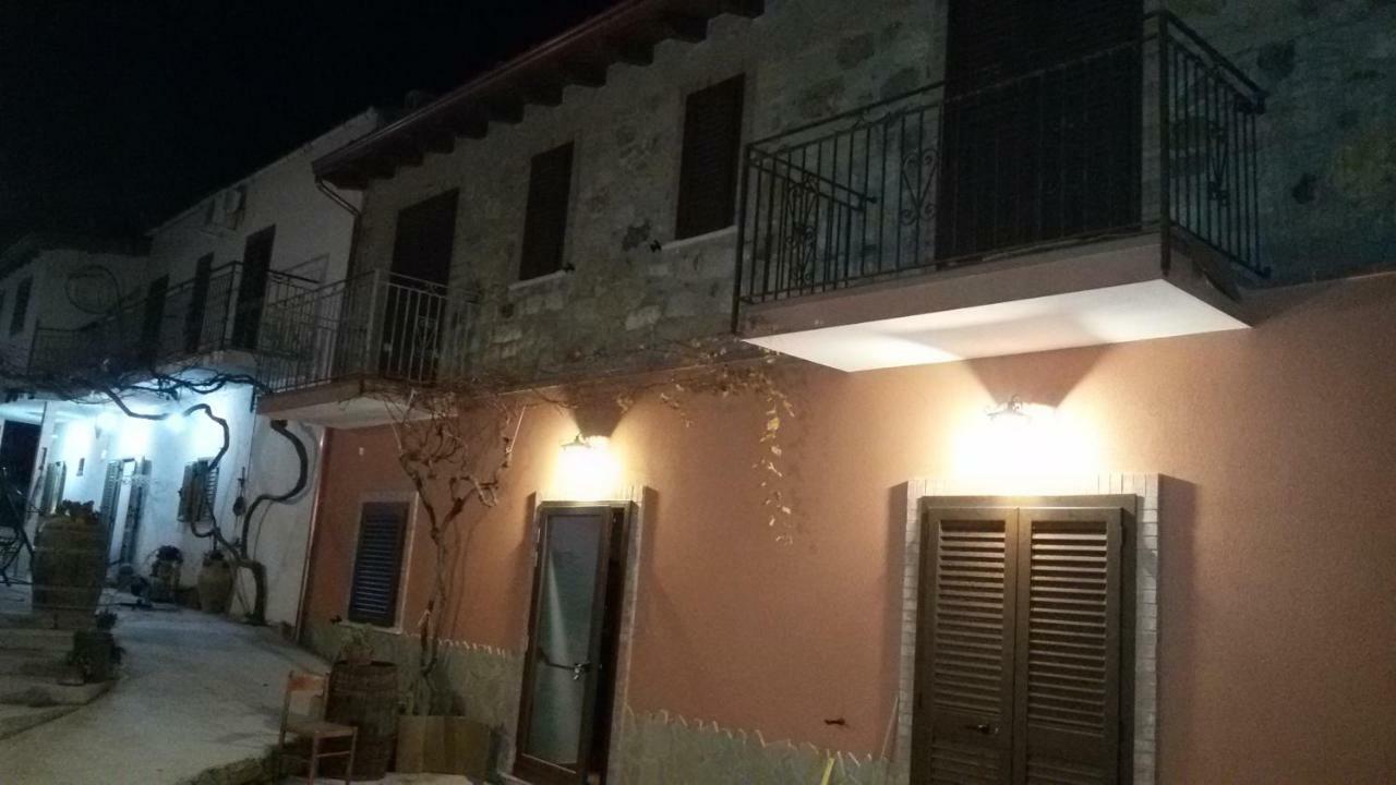 Agriturismo La Stragola Никосия Экстерьер фото