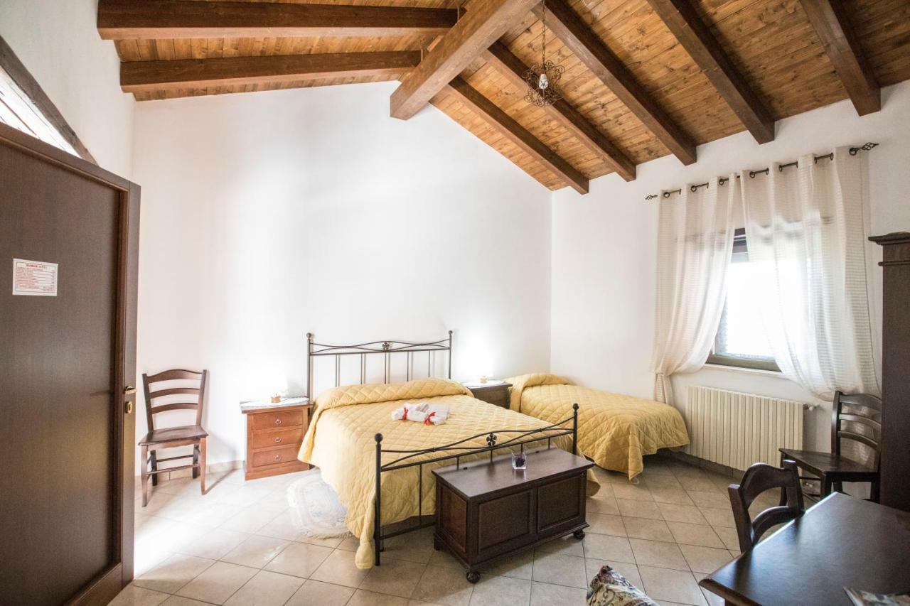 Agriturismo La Stragola Никосия Экстерьер фото
