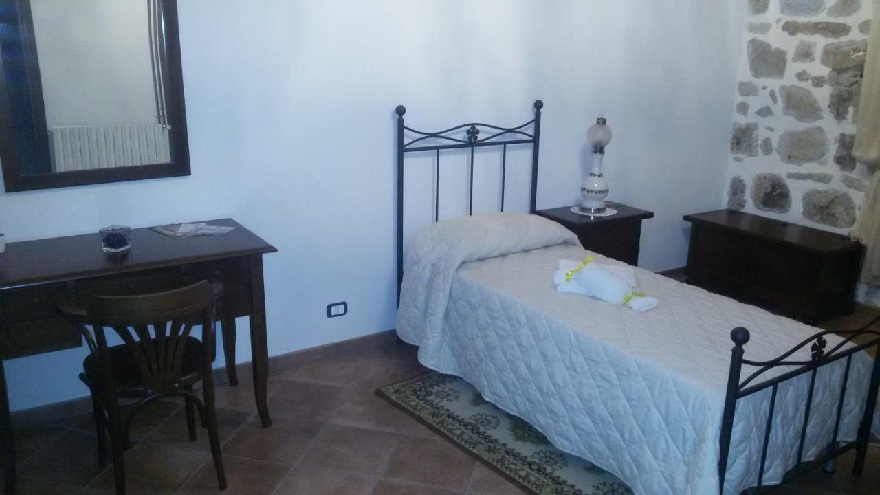 Agriturismo La Stragola Никосия Экстерьер фото