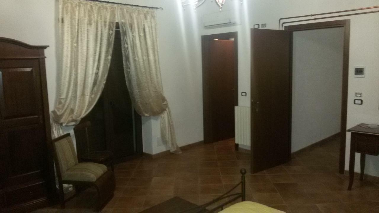Agriturismo La Stragola Никосия Экстерьер фото
